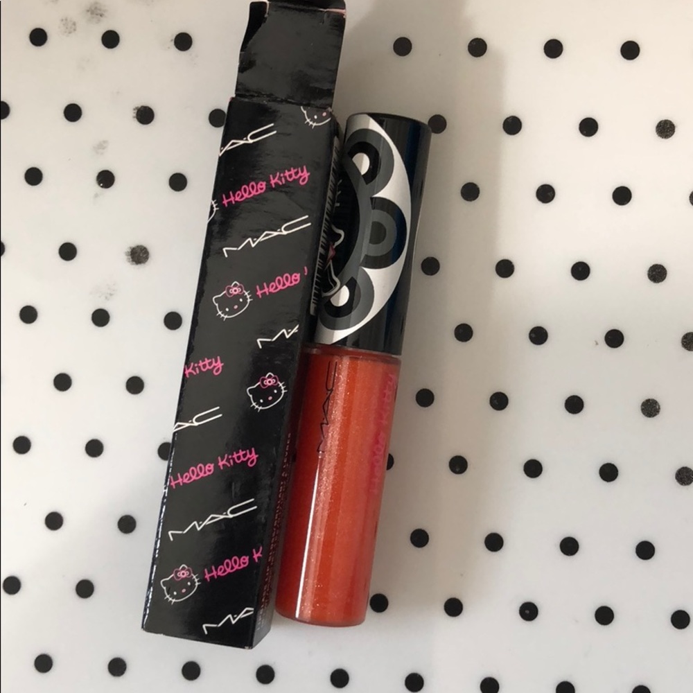 BNIB MAC HELLO KITTY LIP NICE TO BE NICE LIPGLASS